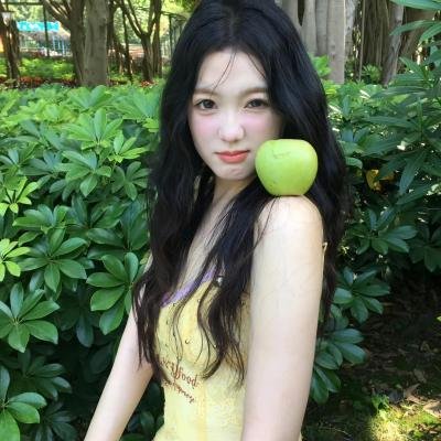 照片的她